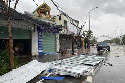 Tin cuối cùng về bão số 10: Bão di chuyển sang khu vực Thượng Lào, suy yếu thành áp thấp nhiệt đới
