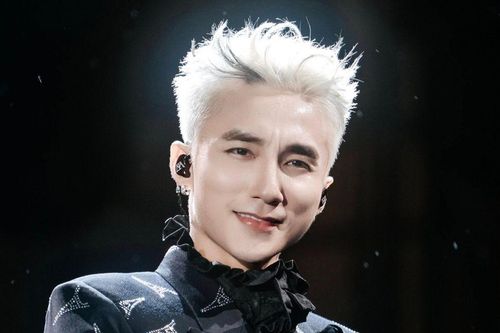 Sơn Tùng M-TP 'tẩy trắng' thành công