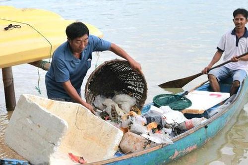 Nhặt một túi rác - giữ một đại dương xanh