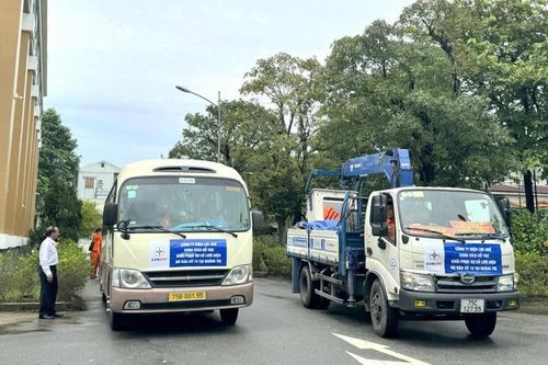 Điện lực Huế hỗ trợ Quảng Trị khắc phục lưới điện sau bão số 10