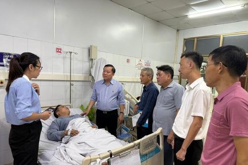 Bộ Công Thương thăm hỏi, động viên các nạn nhân sự cố mỏ than Dương Huy