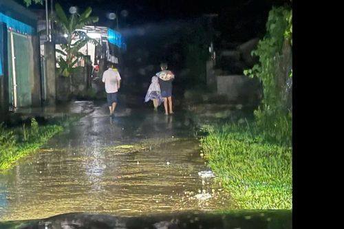 Xã Thanh Quân di dời 20 hộ dân ngay trong đêm đến nơi an toàn