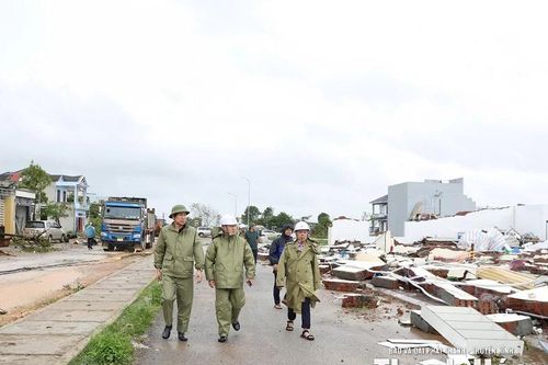 Huy động nhân lực, thiết bị, bảo đảm nguồn điện ổn định cho người dân sau thiên tai