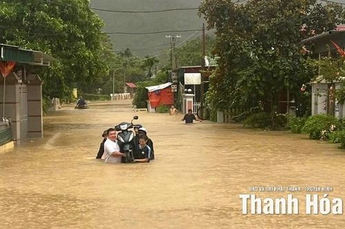 Căng mình ứng phó, khắc phục hậu quả bão số 10