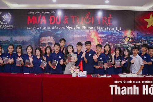 Cơn sốt 'Mưa đỏ': Tiết học lịch sử qua những thước phim