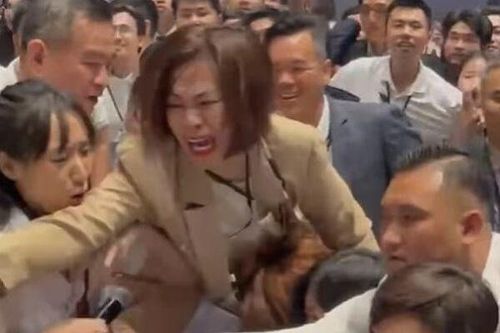 Clip giành nhau căn hộ gây xôn xao tại buổi ra mắt dự án Orchard Grand