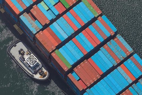 Thuế quan và đồng euro mạnh khiến xuất khẩu của châu Âu sang Mỹ gặp khó