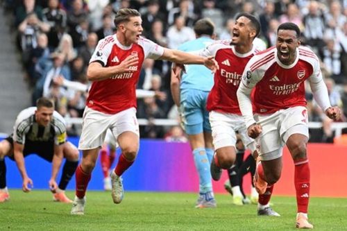Cuối cùng trông Arsenal cũng giống ứng cử viên vô địch