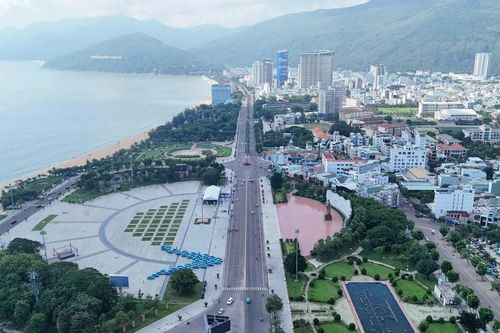 Phân luồng một số tuyến đường khu vực Quảng trường Nguyễn Tất Thành vào tối 4-10