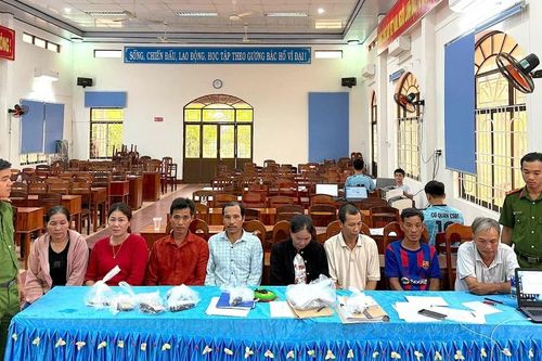 Gia Lai: Tạm giữ hình sự 8 đối tượng cờ bạc trong rừng keo