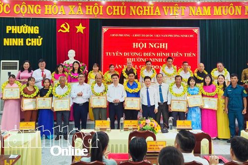 Phường Ninh Chử tuyên dương 19 tập thể, cá nhân điển hình tiên tiến