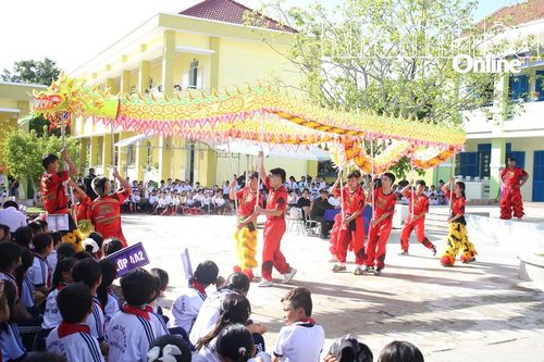 Chương trình thiện nguyện 'Nụ cười Việt Nam' mang Trung thu ấm áp đến hơn 1.200 học sinh tại xã Bắc Ninh Hòa