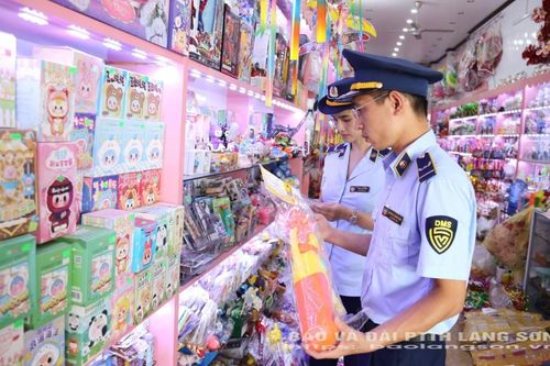 Ngăn đồ chơi có tính bạo lực, nguy hiểm lưu thông trên thị trường