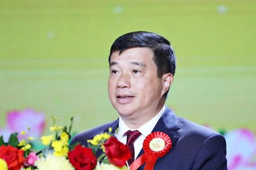 Gắn công tác thi đua, khen thưởng với nhiệm vụ chính trị của từng cơ quan, đơn vị, địa phương