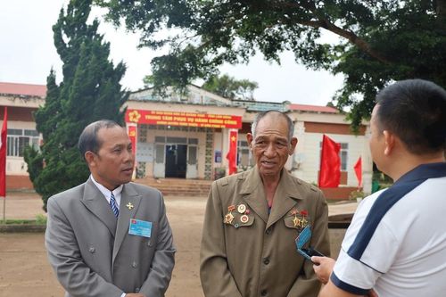 Ðiểu Lé - cầu nối Ðảng với dân ở vùng biên Quảng Trực