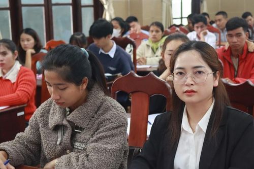 54 quần chúng ưu tú tham gia lớp bồi dưỡng nhận thức về Đảng