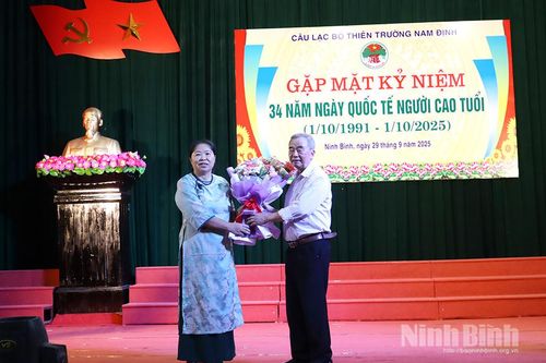Câu lạc bộ Thiên Trường Nam Định gặp mặt kỷ niệm Ngày Quốc tế người cao tuổi