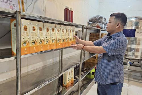 Tiên phong đưa mật ong ra thế giới