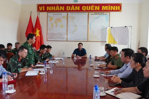 Tranh thủ từng giờ, nỗ lực cao nhất để sớm có thông tin về các ngư dân mất tích