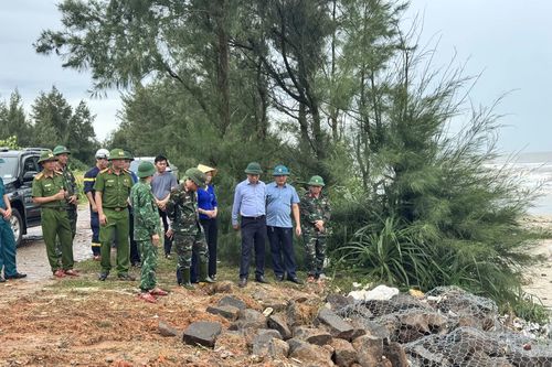 Xây dựng phương án tạm cư, di dời người dân ở những vùng có nguy cơ sạt lở cao