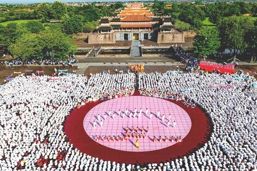 Cầu truyền hình chung kết 'Đường lên đỉnh Olympia' diễn ra tại Phu Văn Lâu – Nghinh Lương Đình