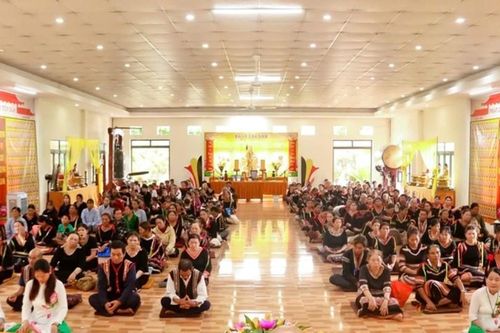 Đắk Lắk: Gần 300 Phật tử người đồng bào dân tộc tham gia khóa tu 'Phật về buôn làng'