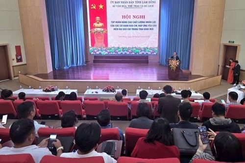 Chuyển đổi số báo chí lấy độc giả làm trung tâm, tòa soạn hội tụ