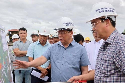 Cao tốc Châu Đốc – Cần Thơ – Sóc Trăng phấn đấu thông xe đoạn qua An Giang trước ngày 10/12
