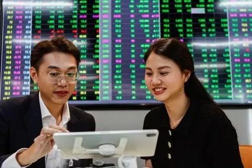Nhà đầu tư mới ồ ạt gia nhập thị trường chứng khoán