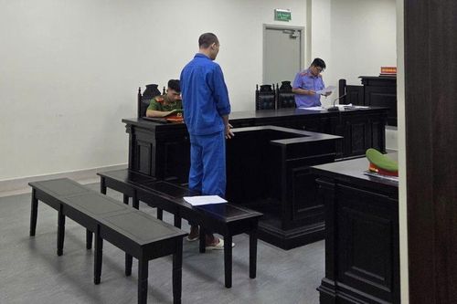 Tin nhắn chết người, chồng đâm vợ 11 nhát dao sau khi kiểm tra điện thoại