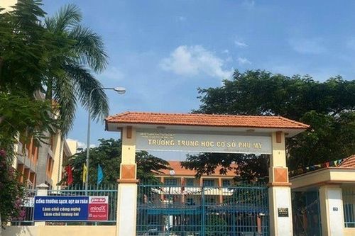 Vụ nam sinh lớp 8 rơi từ tầng 2 trường học xuống đất: Camera giám sát tiết lộ gì?