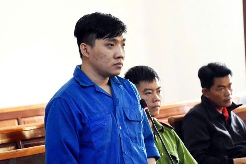 Tài xế xe tải cán 2 lần qua người đi xe máy lĩnh 2 năm 6 tháng tù