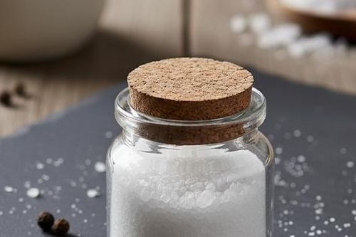 Muối (natri) trong cơ thể: Lợi ích, nguy cơ và cách tiêu thụ an toàn