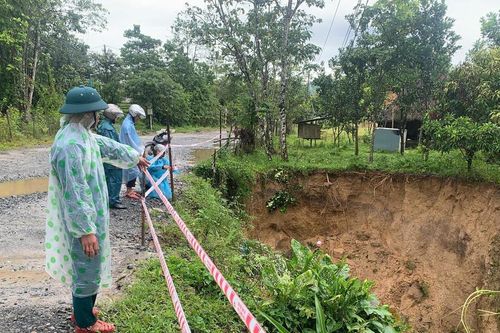 Đà Nẵng: Nỗi lo sạt lở núi vào mùa mưa bão