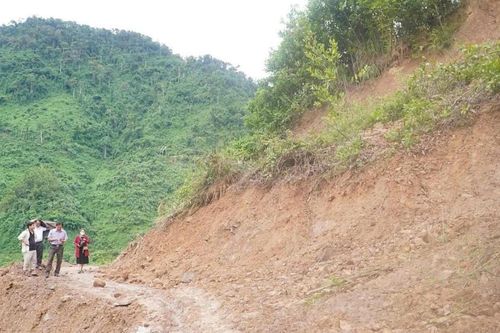 Đã thông tuyến đường vào thôn Z'Lao sau sạt lở
