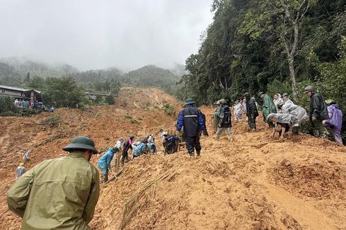 Tuyên Quang: Sạt lở đất vùi lấp 4 người trong cùng một gia đình