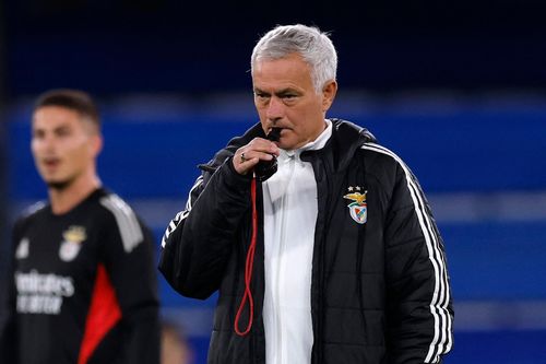 Phản ứng của Mourinho khi đối đầu Chelsea