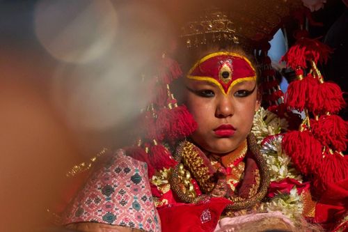 Cô bé 2 tuổi trở thành nữ thần sống của người Nepal