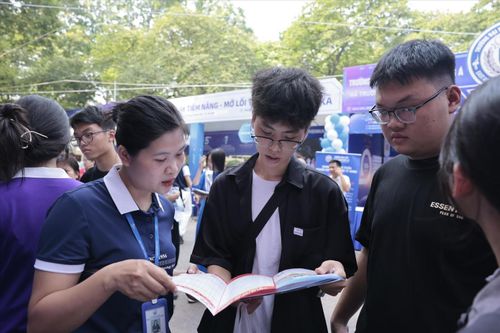 Đằng sau sự tăng trưởng 'nóng' đào tạo ngành y