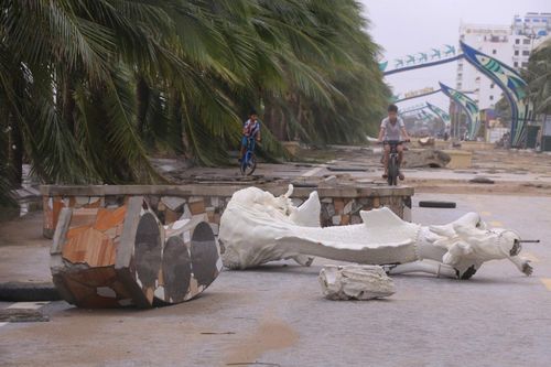 Bãi biển Thanh Hóa tan hoang sau bão Bualoi