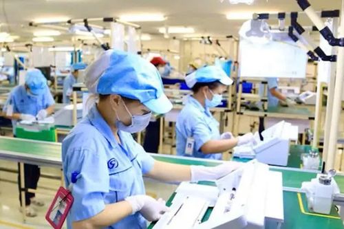 Tiền lương làm thêm giờ tăng 300% - hướng dẫn mới từ Sở Nội vụ Hà Nội
