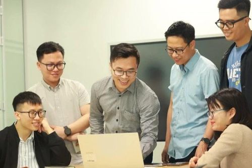 Vươn mình cùng công nghệ: Từ Galaxy AI tiếng Việt đến sức mạnh cộng đồng
