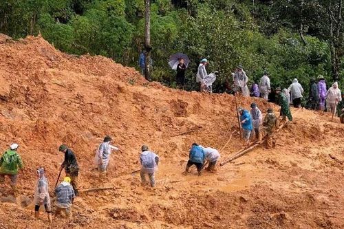 Tuyên Quang: Công tác tìm kiếm nạn nhân mất tích do sạt lở đất gặp nhiều khó khăn