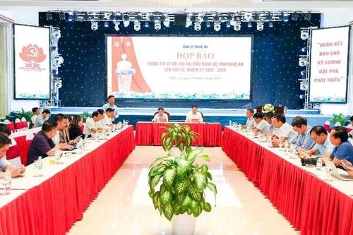 Nghệ An phấn đấu trở thành cực tăng trưởng tầm quốc gia