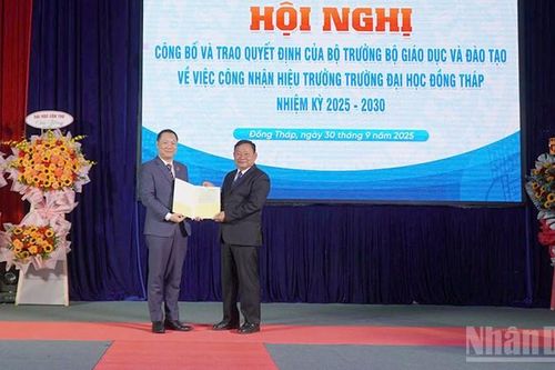 Trường đại học Đồng Tháp công bố quyết định công nhận hiệu trưởng