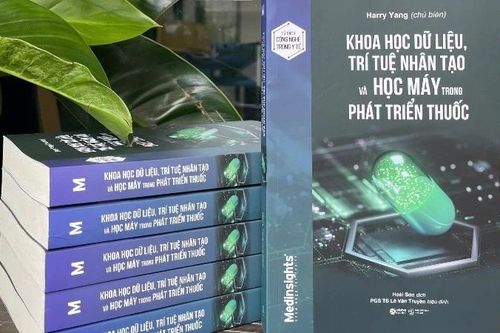 Ra mắt sách 'Khoa học dữ liệu, trí tuệ nhân tạo và học máy trong phát triển thuốc'