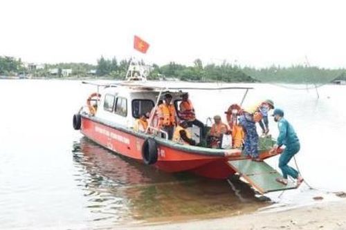 Những chuyến đò ấm áp tình quân dân