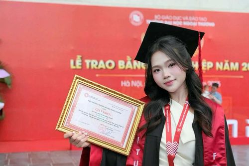 Bí quyết 'chăm chỉ đánh bại tài năng' của Thủ khoa FTU