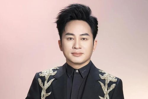 Ca sĩ Tùng Dương cùng nhóm bạn ủng hộ 1 tỷ đồng hỗ trợ 5 tỉnh miền Trung khắc phục hậu quả bão số 10