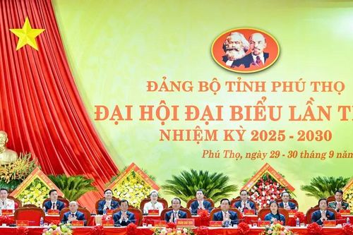 Xây dựng tỉnh Phú Thọ thành trung tâm công nghiệp, thương mại của vùng